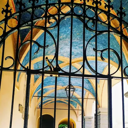 Palazzo Malaspina Bed & Breakfast 3*