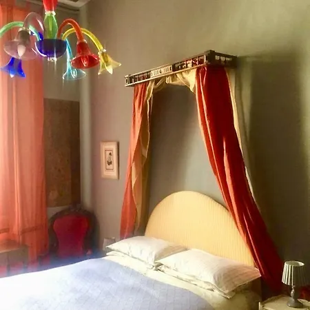 Palazzo Malaspina Alojamento de Acomodação e Pequeno-almoço 3*
